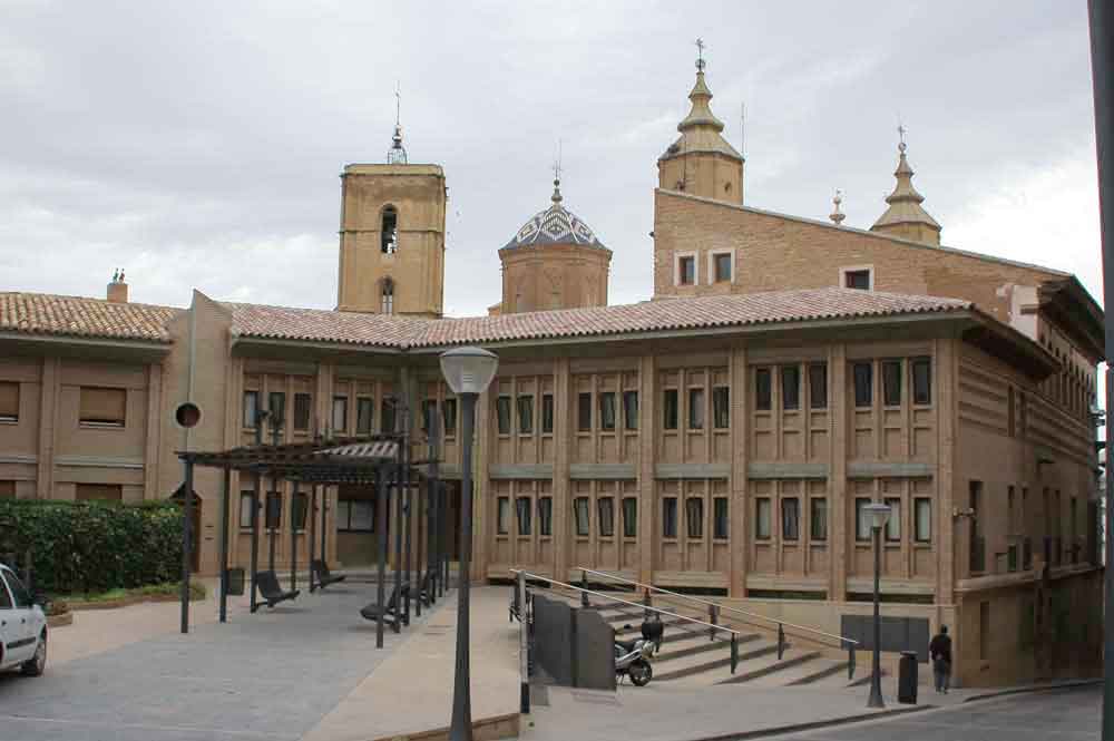 Teruel - Alcañiz 03 - plaza de Galo Leoz.jpg